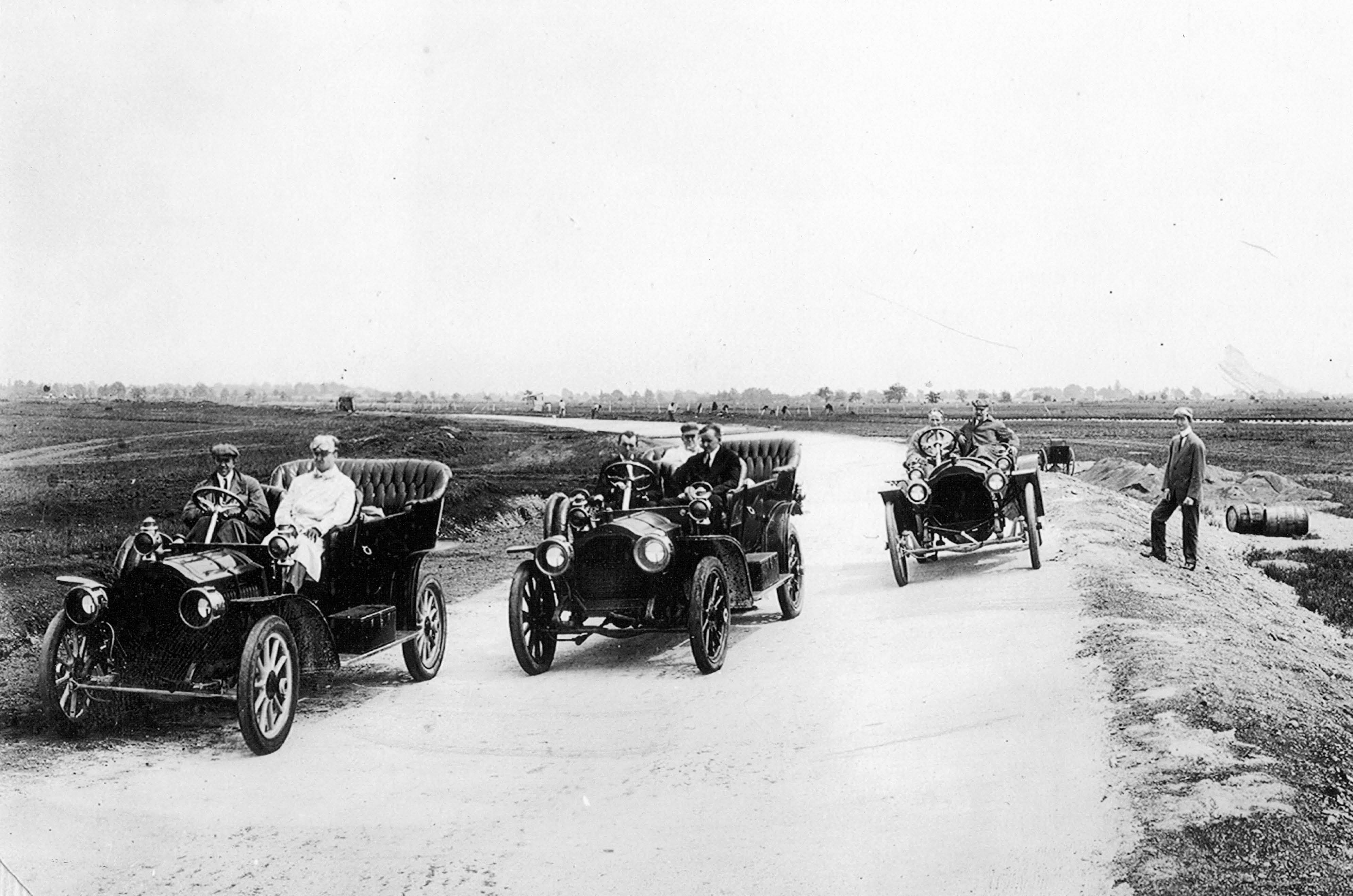 Long Island Motor Parkway Development -3 Packards in 1908