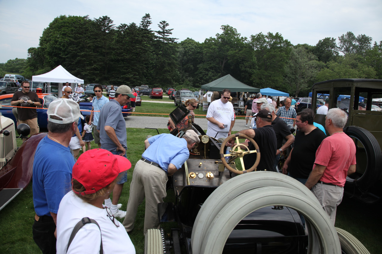 2010 Old Westbury Gardens Show- Checking out the Alco