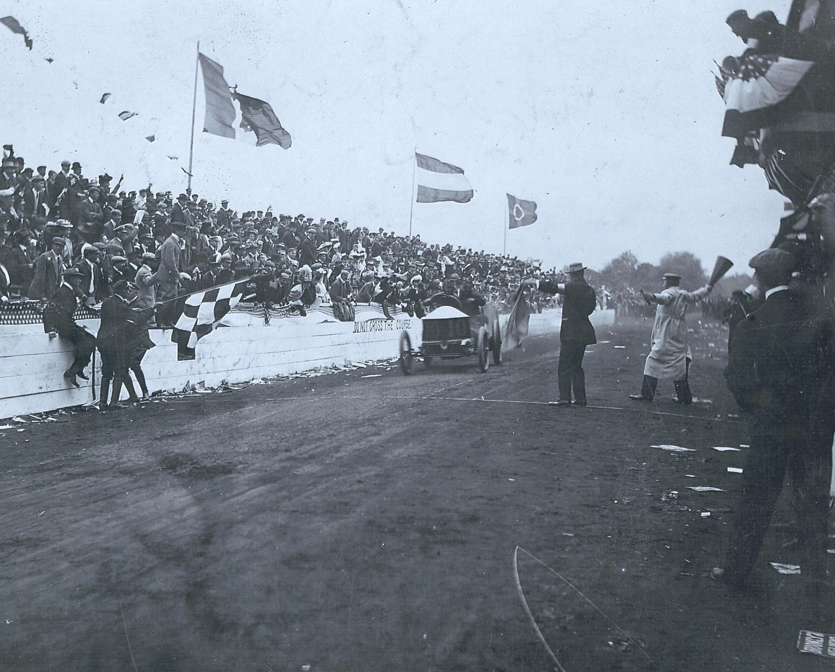 Checkered Flag 1906 Vanderbilt Cup Race