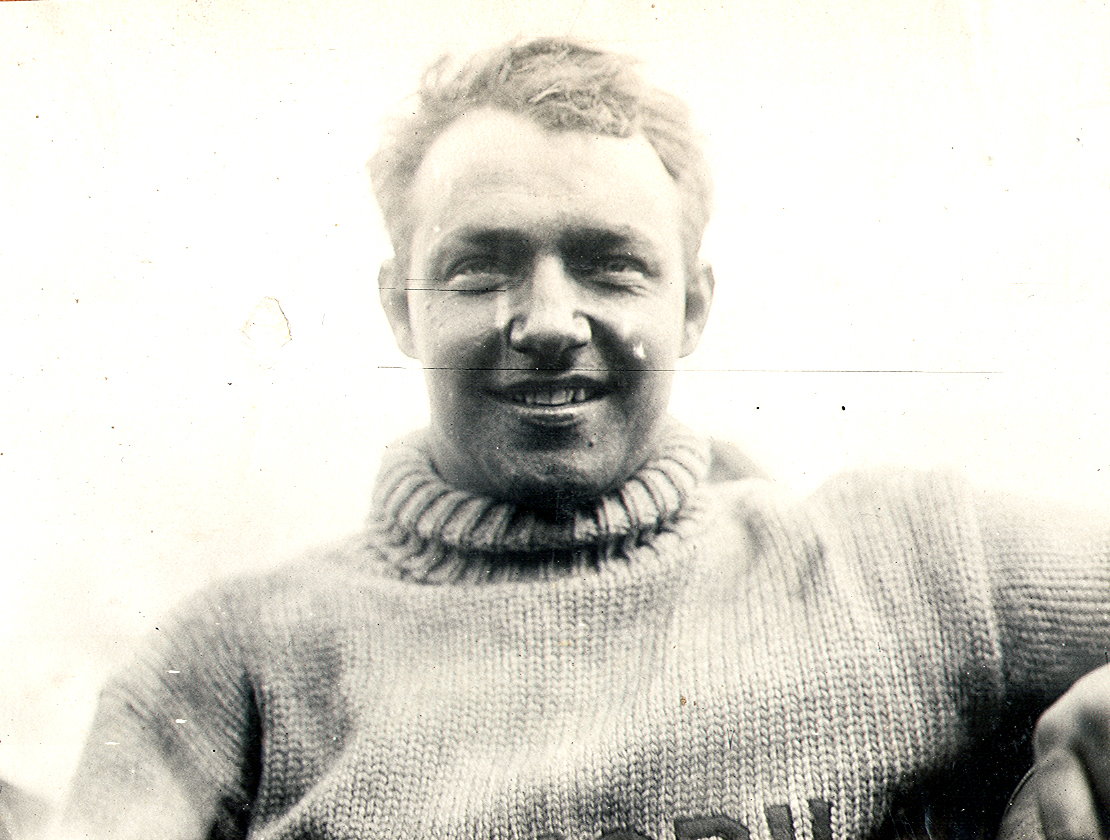 George Robertson Close-Up