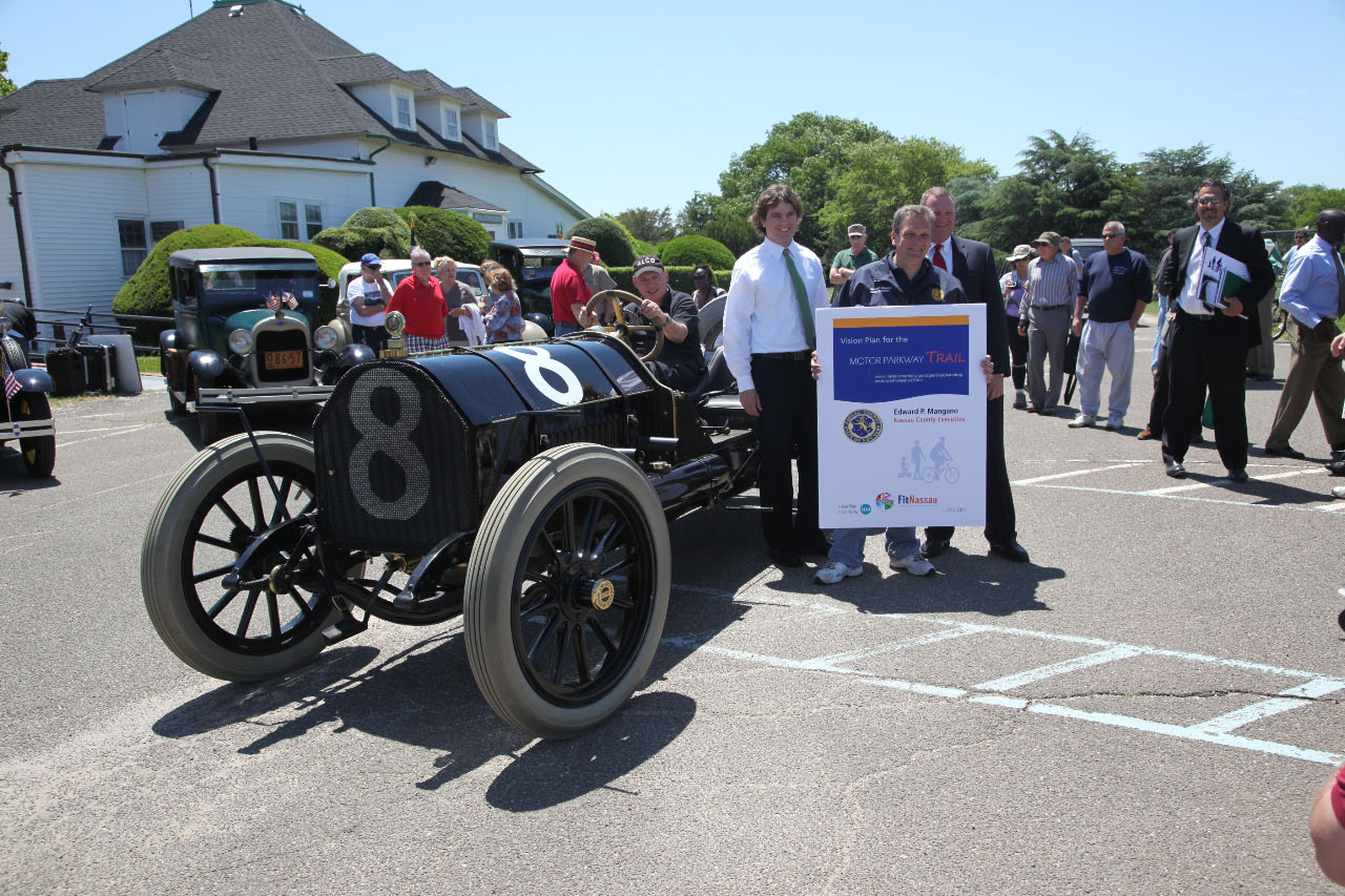 Vanderbilt Cup Races Photos