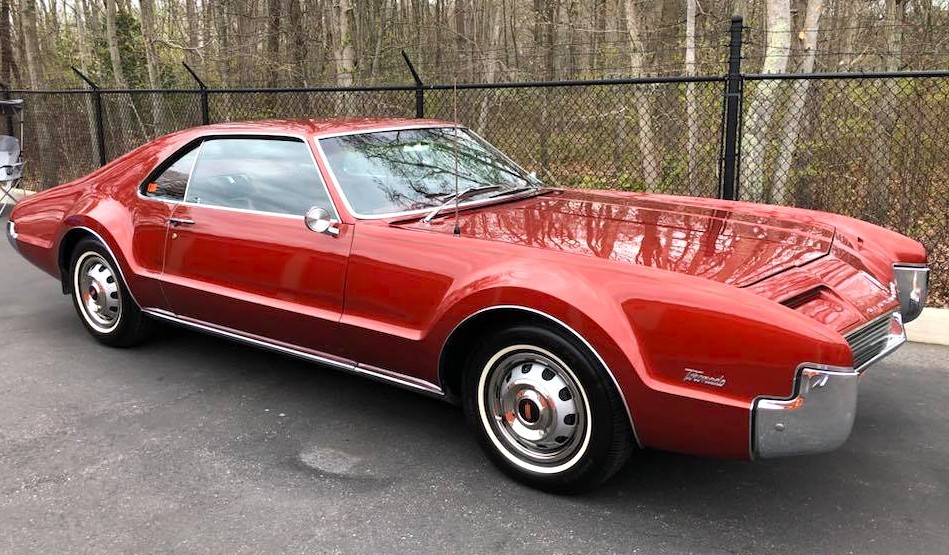 The Thursday Night Car Show, Oakdale, NY