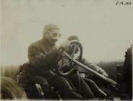 Mystery  Foto #41 Solved: Hungarian Ferenc Szisz driving the #10 Renault in the 1905 Vanderbilt Cup Race