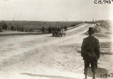 Mystery Foto #45 Solved: Approaching the Merrick Ave. Bridge