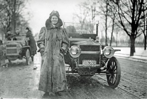 Mystery Foto #1 Solved:Alice Huyler Ramsey & Her Maxwell Prior to Her 1909 Transcontinental Journey