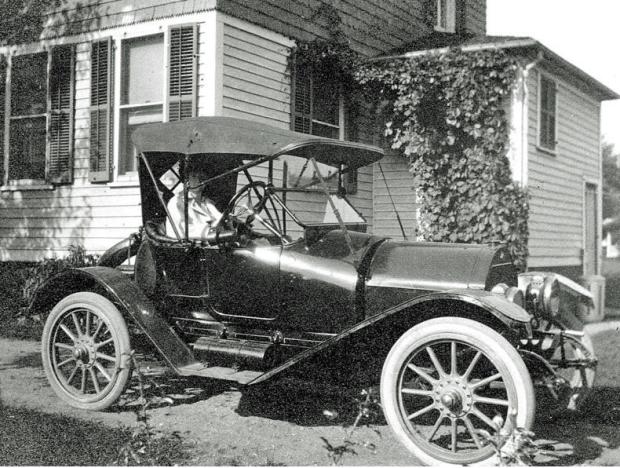 Can You Identify Aunt Nell Patterson’s Automobile?