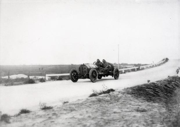 Mystery Friday Foto #26 Solved: The 1909 Alco Black Beast on the “Meadowbrook” Motor Parkway Bridge (Newbridge Avenue) in East Meadow in 1910