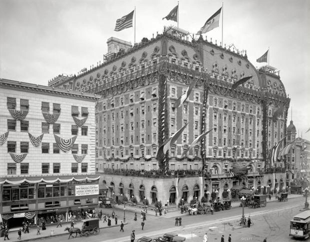 Amazing Image:&nbsp; Sign Promoting the 1909 Vanderbilt Cup Race at Times Square