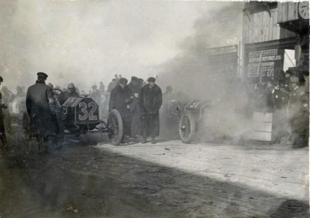 Mystery Foto #43 Solved: The Start of the 1909 Wheatley Sweepstakes