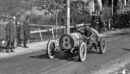 Amazing Photos of the Alco Black Beast During the 1909 Vanderbilt Cup Race
