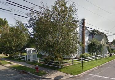 Mystery Foto #18 Solved: A Garden City Park Home With “Motor Parkway-Like” Concrete Fence-Posts