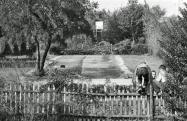 Mystery Foto #30 Solved: Motor Parkway Remnants Between Russell Road and Pell Terrace in Garden City