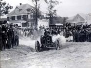 A Tribute to a 1906 Hairpin Turn Landmark in Old Westbury