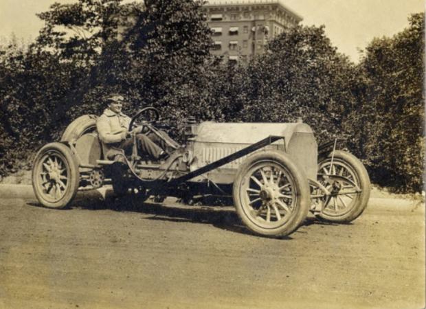 The Alco “White Beast” in 1909