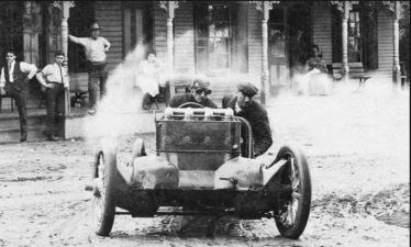 Mystery Foto #14 Solved: Walter Christie making the Bull’s Head Turn during a practice run