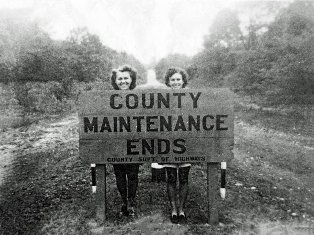 Mystery Foto #1 Solved: A 1940 view of the Motor Parkway at Half Hollow Road in Dix Hills