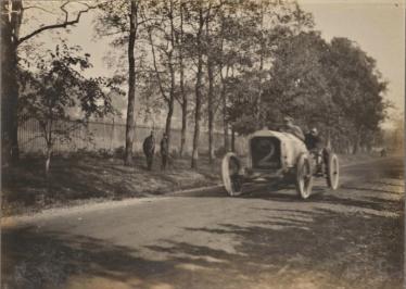 Mystery Friday Foto # 9 Solved: The #2 De Dietrich driven by Arthur Duray in the 1905 Vanderbilt Cup Race