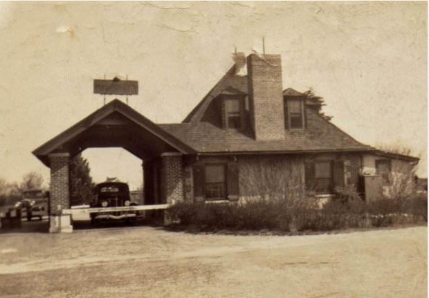 VanderbiltCupRaces.com Exclusive: Photos From the First Long Island Motor Parkway Officer