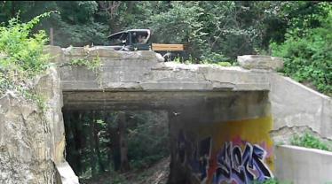 Video: Model A Fords on the Old Bethpage Motor Parkway Bridge