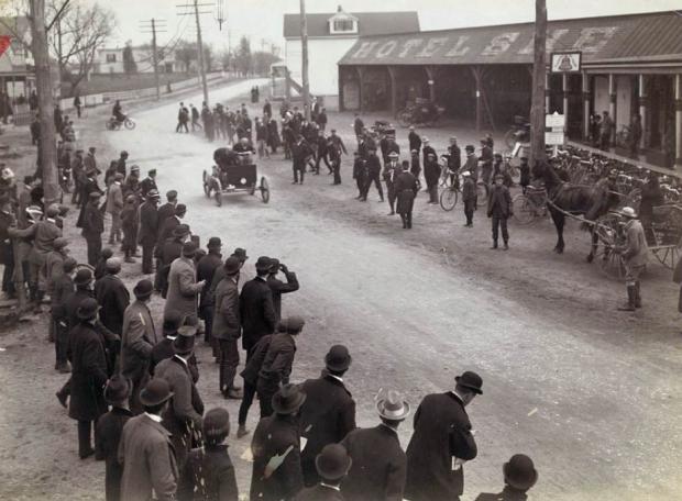 The First Automobile Race Held on Long Island (April 14, 1900) Updated: 7/3/15