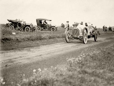 Linking the Vanderbilt Cup Race Course from Ellison Road to the Motor Parkway