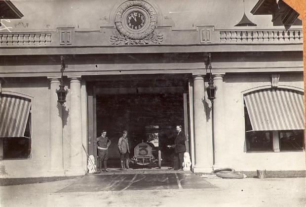 Mystery Foto: #20 Solved: Grave’s Garage in Mineola- Headquarters for the 1908 #3 Mercedes