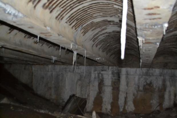 Inside the Wheeler Farmway Bridge #1: 1990s, 2008 and 2016