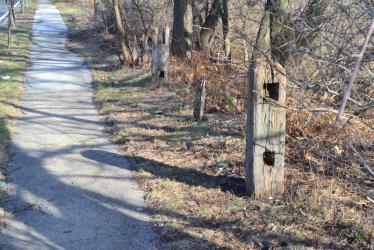 Mystery Foto #7 Solved: Motor Parkway Bridge Posts Near Wantagh State Parkway