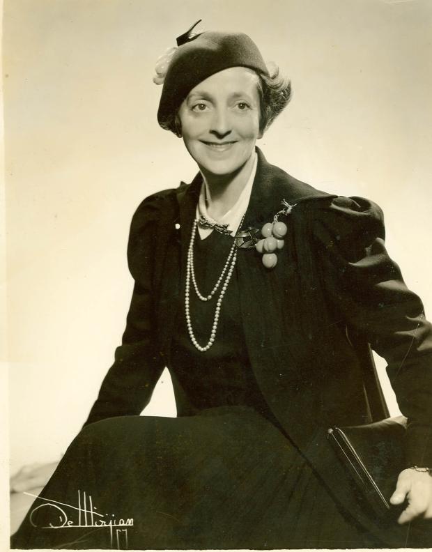 Mystery friday Foto #16: Who Was This Mystery Woman?