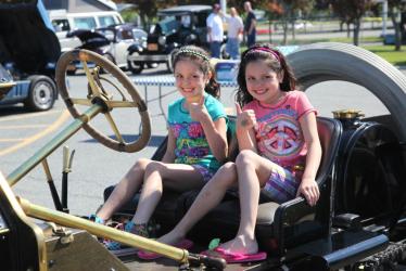 Thumbs Ups for the Alco “Black Beast” at the 2012 Newsday Field of Wheels