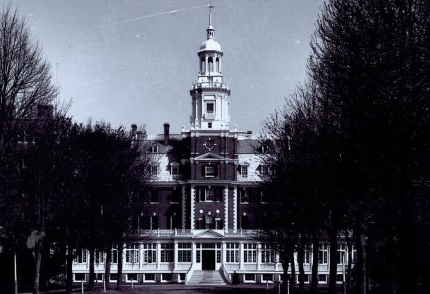 The Garden City Hotel in 1913
