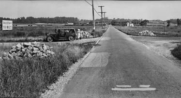 Mystery Friday Foto #34 Solved: A few ladies on Little Neck Parkway & Union Tpke.