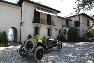 “The Black Beast” Visits the Vanderbilt Museum