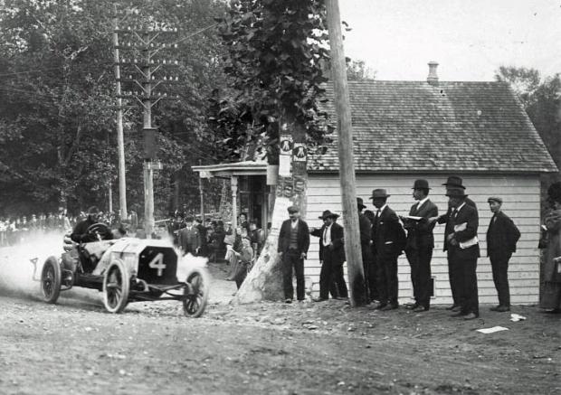Mystery Foto #25 Solved: Lancia Taking a Manhasset Turn at the 1906 Vanderbilt Cup Race