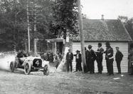 Mystery Foto #25 Solved: Lancia Taking a Manhasset Turn at the 1906 Vanderbilt Cup Race
