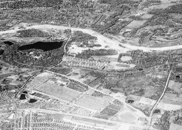 Friday Mystery Foto #44 Solved: A Familiar Aerial of Lake Success