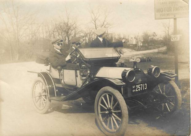 Update: 12/11/2025: A 17—year old Parkway Inn  Lake Ronkonkoma sign mystery likely solved