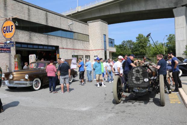 Updated: VanderbiltCupRaces.com’s Open House at Waterfront at Roslyn Draws a Great Crowd