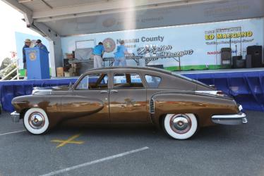 Howard Kroplick Honored with the 2017 George Barris Cup at the Nassau County Cruise to the Show