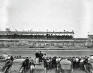 Updated: 1937 Vanderbilt Cup Race Photos From the NYC Municipal Archives
