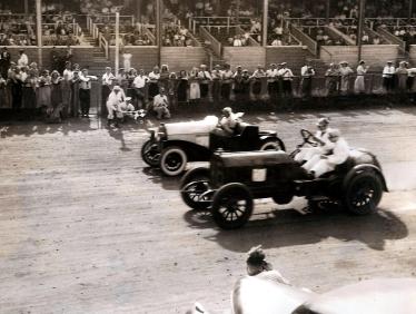 Helck Family Collection: “The Most Thrilling Race I Have Ever Seen” by Barrett H. Clark, Jr.