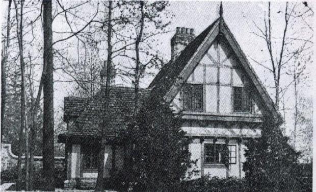 Then & Now: William K. Vanderbilt Jr’s Deepdale Gate Lodge in Lake Success