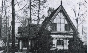 Then & Now: William K. Vanderbilt Jr’s Deepdale Gate Lodge in Lake Success