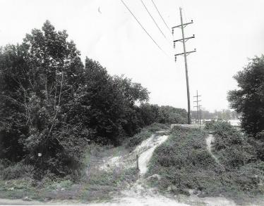 Mystery Foto #2 Solved: The New Hyde Park Road Motor Parkway Bridge Abutment