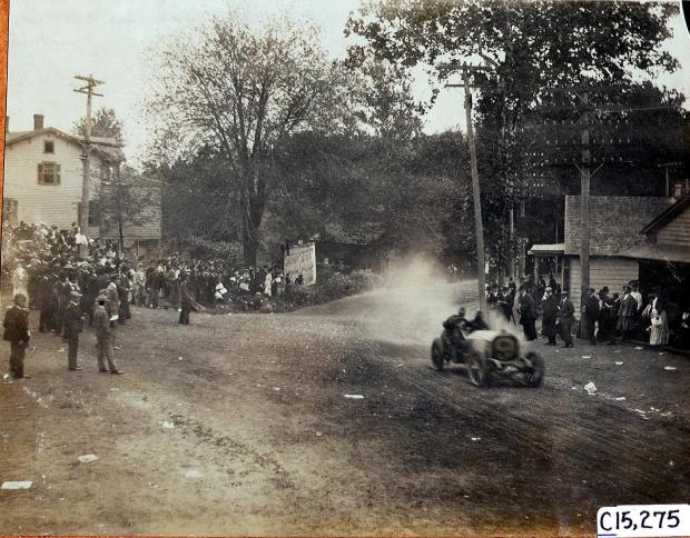 Racing Up Manhasset Hill During the 1906 Vanderbilt Cup Race