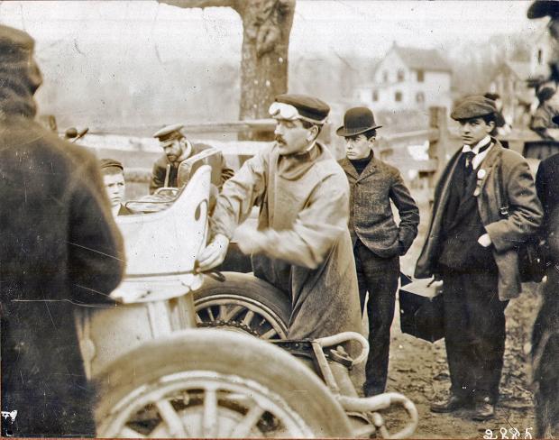 Mystery Foto #48 Solved: Willie K. getting ready to race at the Eagle Rock Hill Climb on November 24, 1904