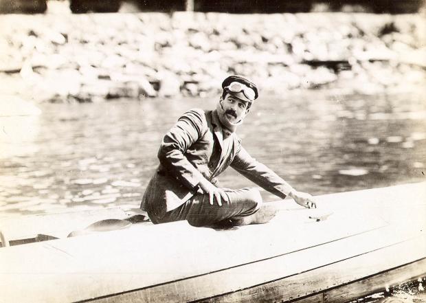 Willie K.‘s “Hard Boiled Egg” Auto Boat