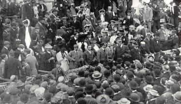 Mystery Friday Foto #19 Solved: A Crowd Gathers at the 1906 Vanderbilt Cup Race