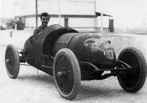 Mystery Friday Foto #29: A Rare Racer and Driver