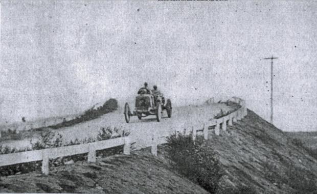 Mystery Friday Foto #32: A Dangerous Bridge